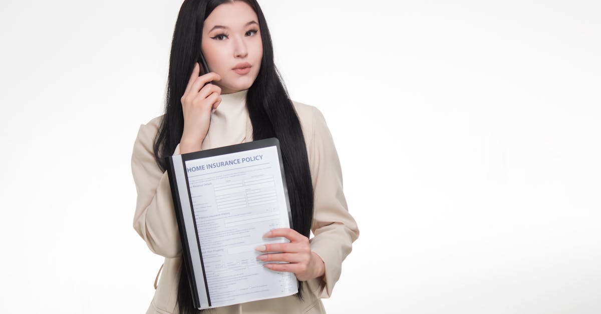 assurance emprunteur : protégez votre prêt immobilier grâce à une couverture adaptée en cas d'incapacité, invalidité ou décès.